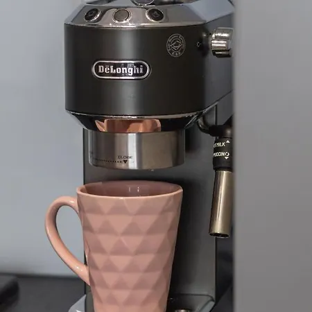 Westin House By Renters Aparthotel