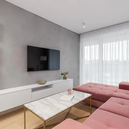 Aparthotel Westin House By Renters 3*