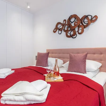 Westin House By Renters Aparthotel